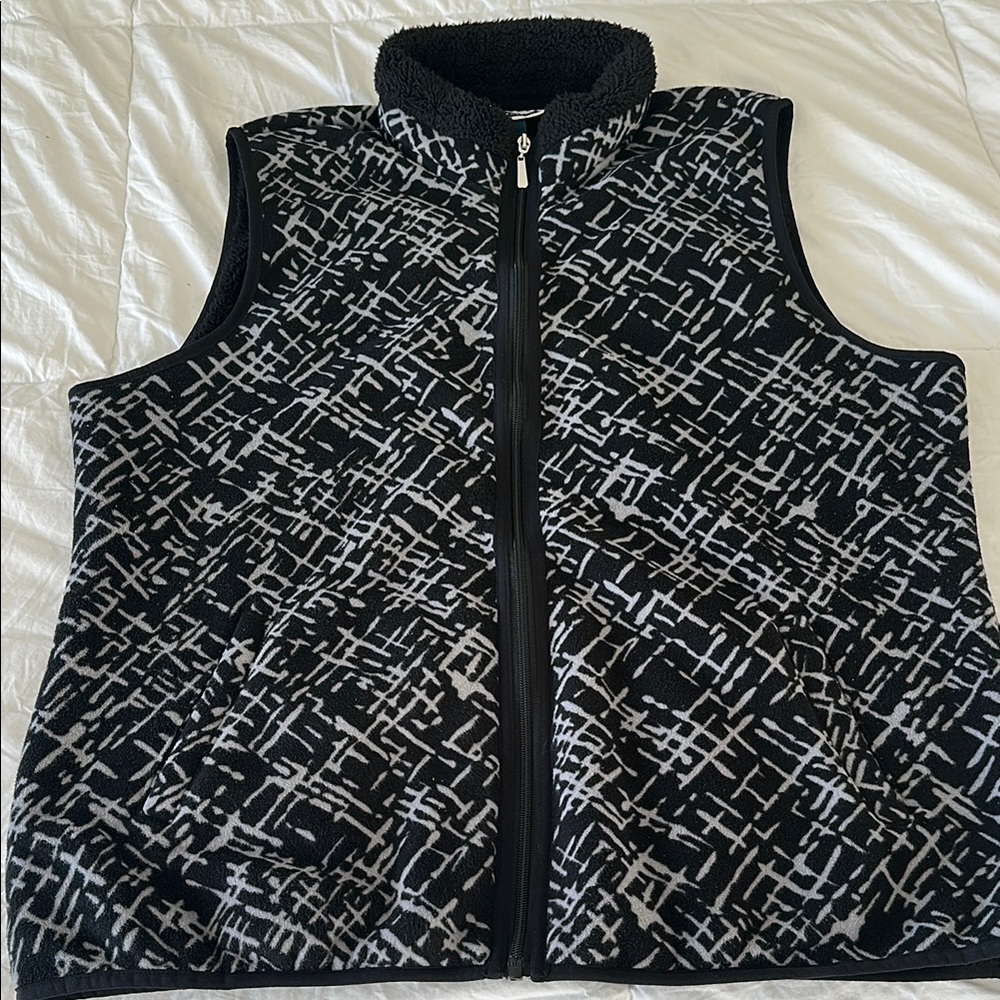 Karen Scott Black and White Patterned Vest